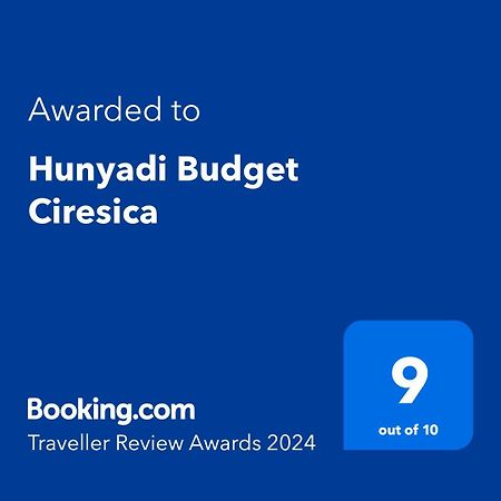 Hunyadi Budget Ciresica 시비우 외부 사진